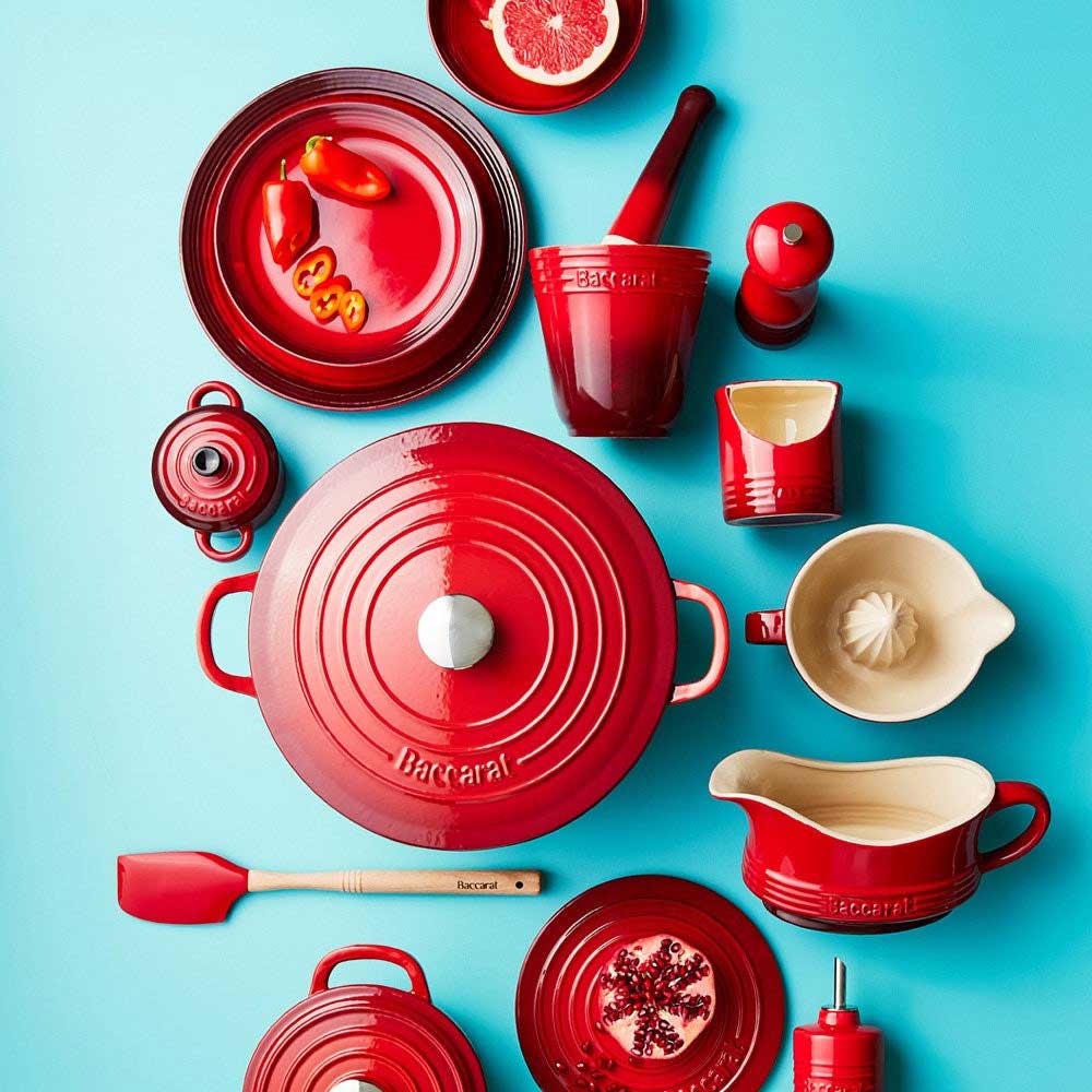 Round cast iron French oven in vibrant red color 29cm 63L capacity - Baccarat Le Connoisseur