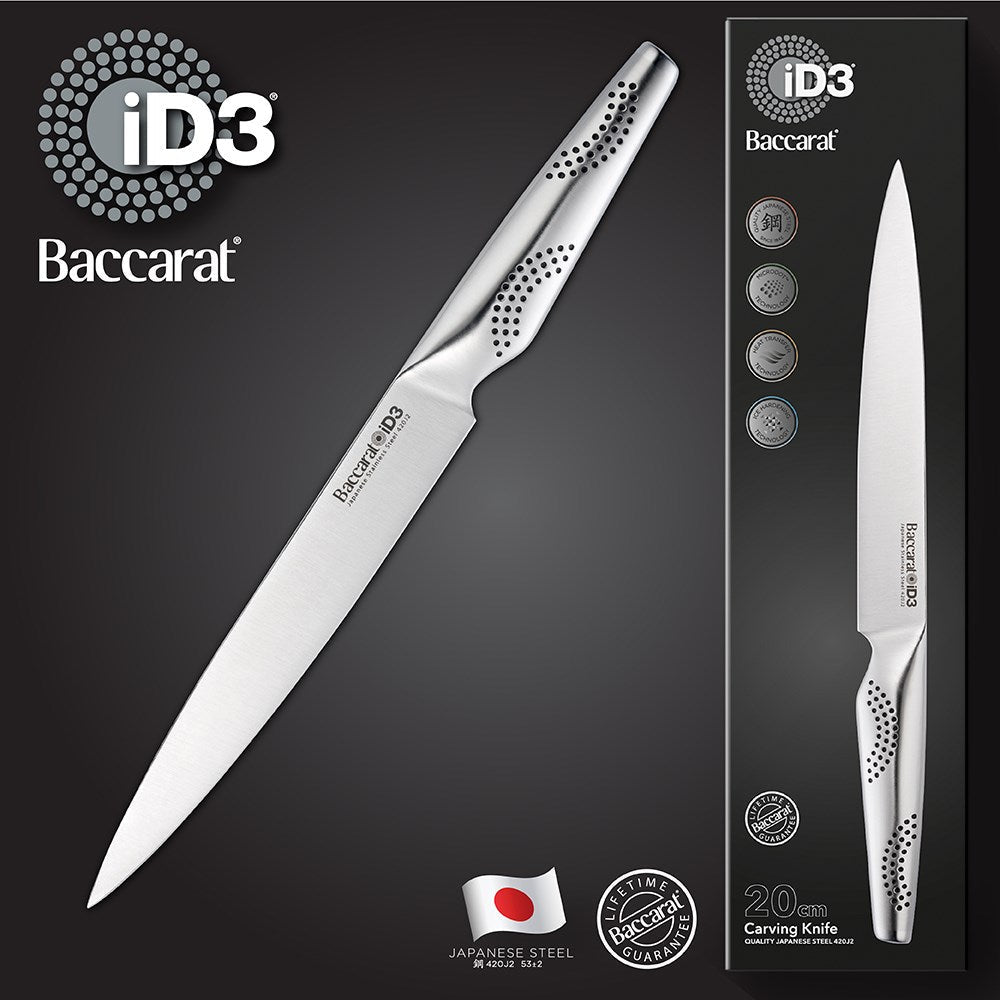 Person carving a roasted chicken on a wooden board with a smooth cutting edge - Baccarat ID3