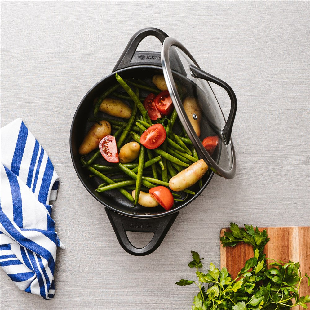 durable round black casserole pot with lid and bakelite handle - Baccarat id3 cs hard anodised
