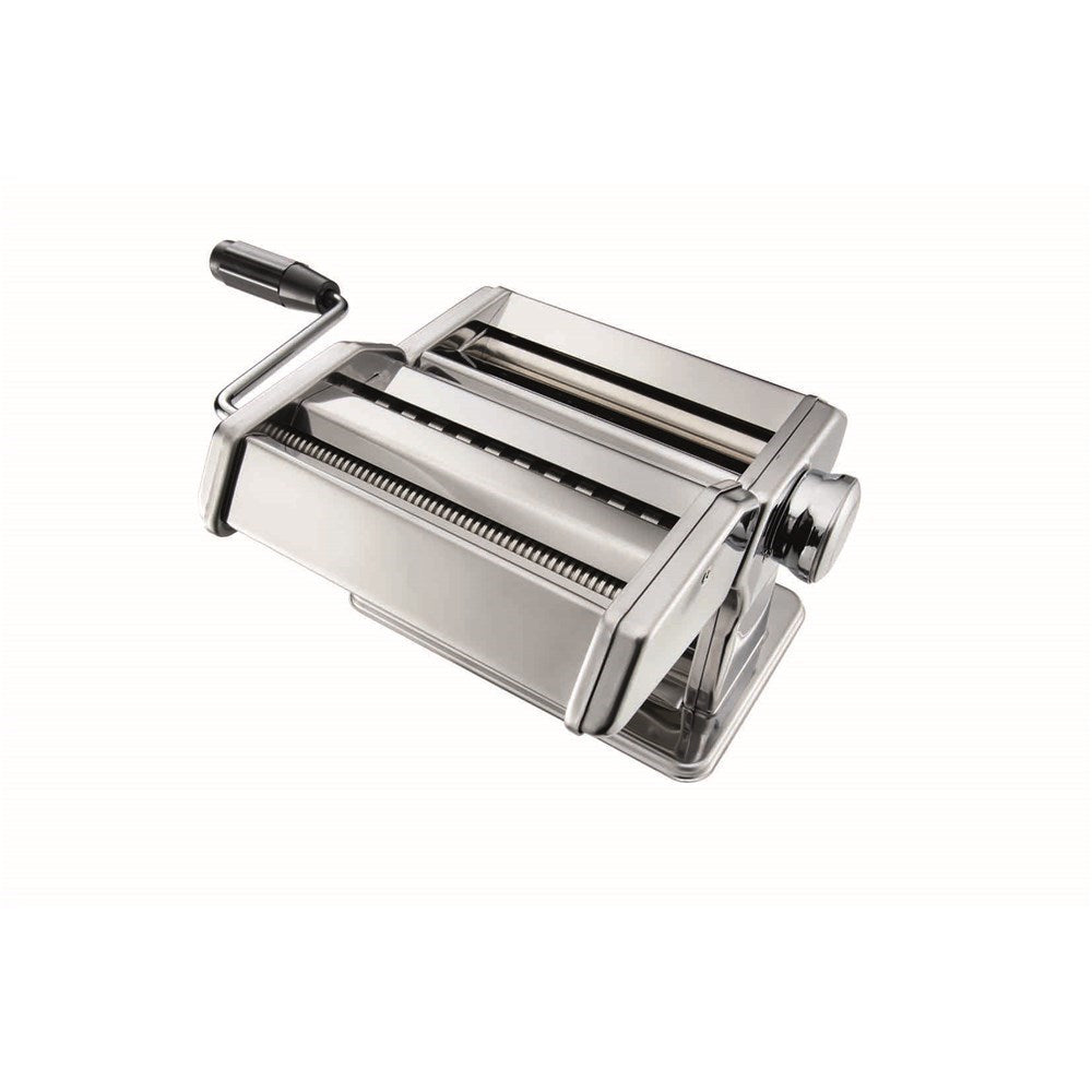A pasta maker with fresh sheets and garlic on a table - silver pasta machine - Baccarat 150mm ii