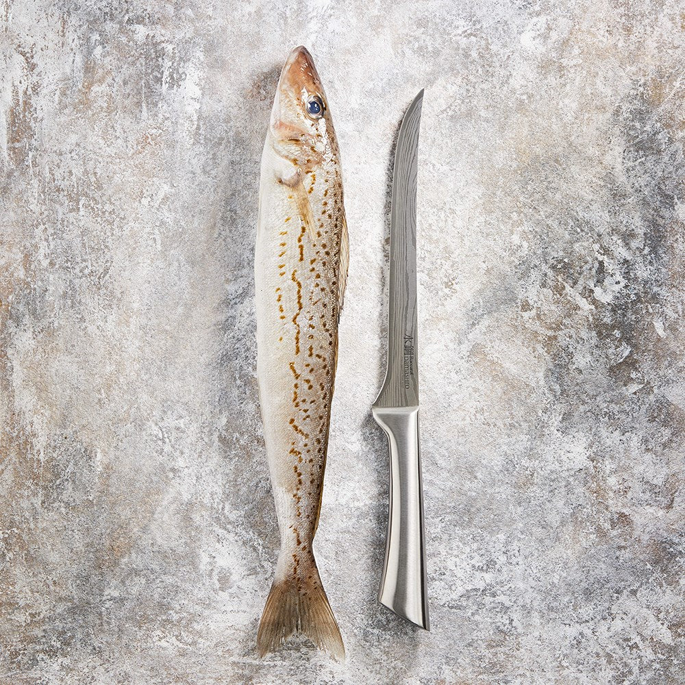 Close-up of Baccarat Damashiro filleting knife 20cm with a comfortable grip ideal for everyday use