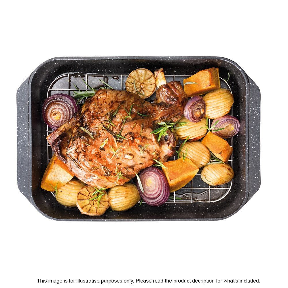 Golden crisp roasted turkey with potatoes and onions in a non stick roaster 34cm black - Baccarat