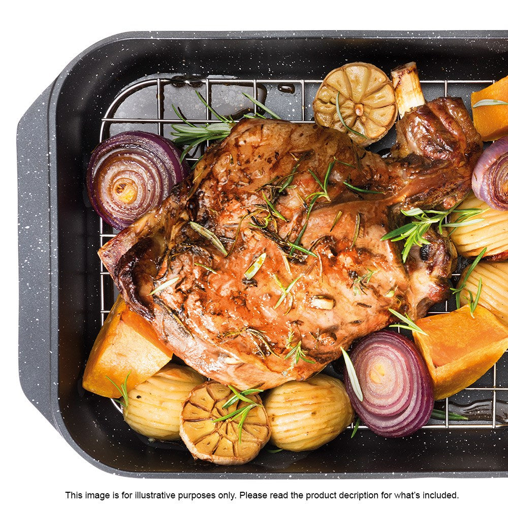 Golden crisp roasted turkey with potatoes and onions in a non stick roaster 34cm black - Baccarat