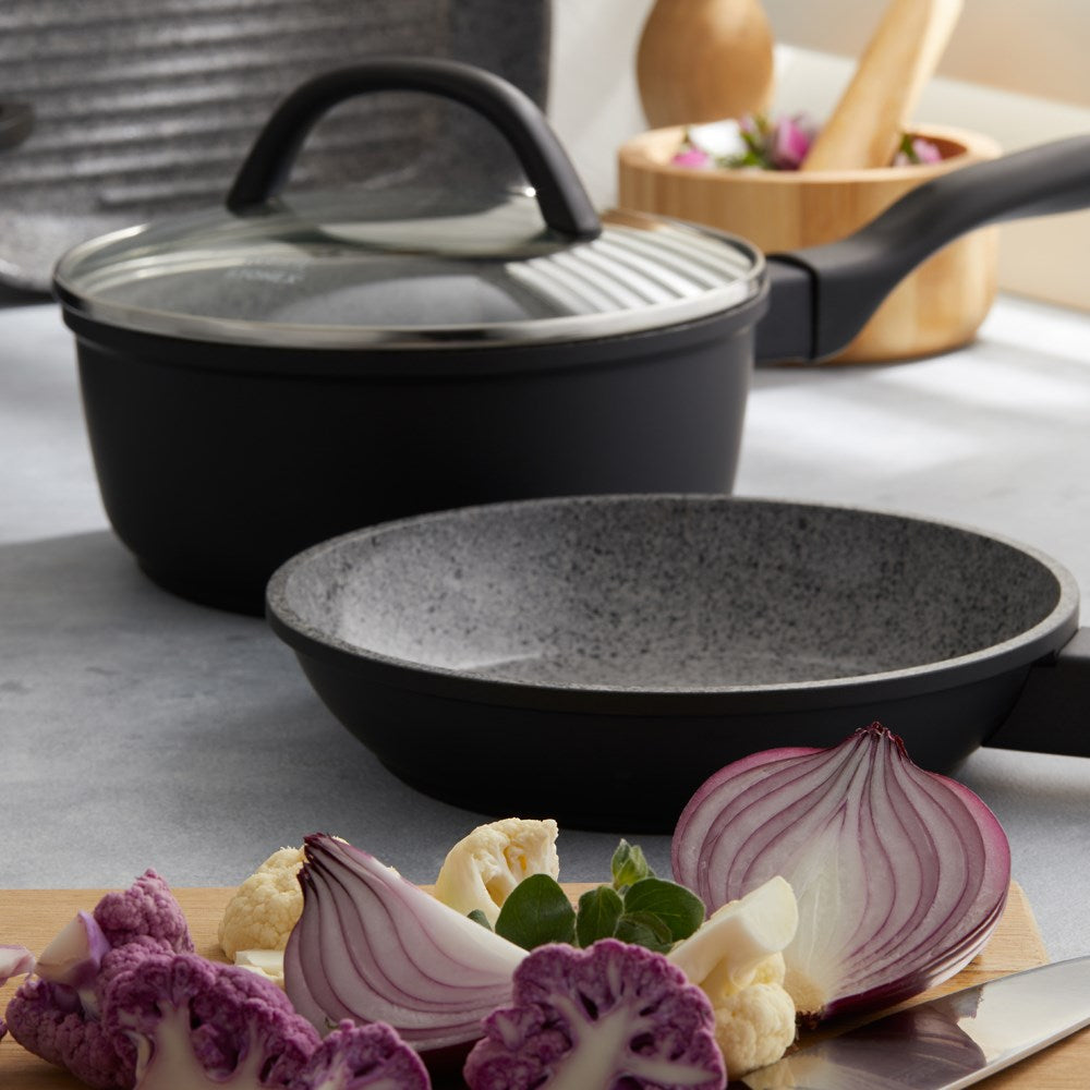 Non-stick pan with induction-ready feature gray color - Baccarat Never Eva Stick 6 piece cookset