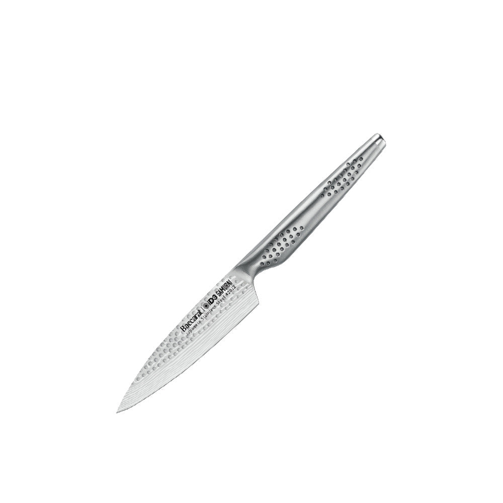 Close-up of a silver utility knife on a wooden surface and orange cauliflower - Baccarat id3 Samurai