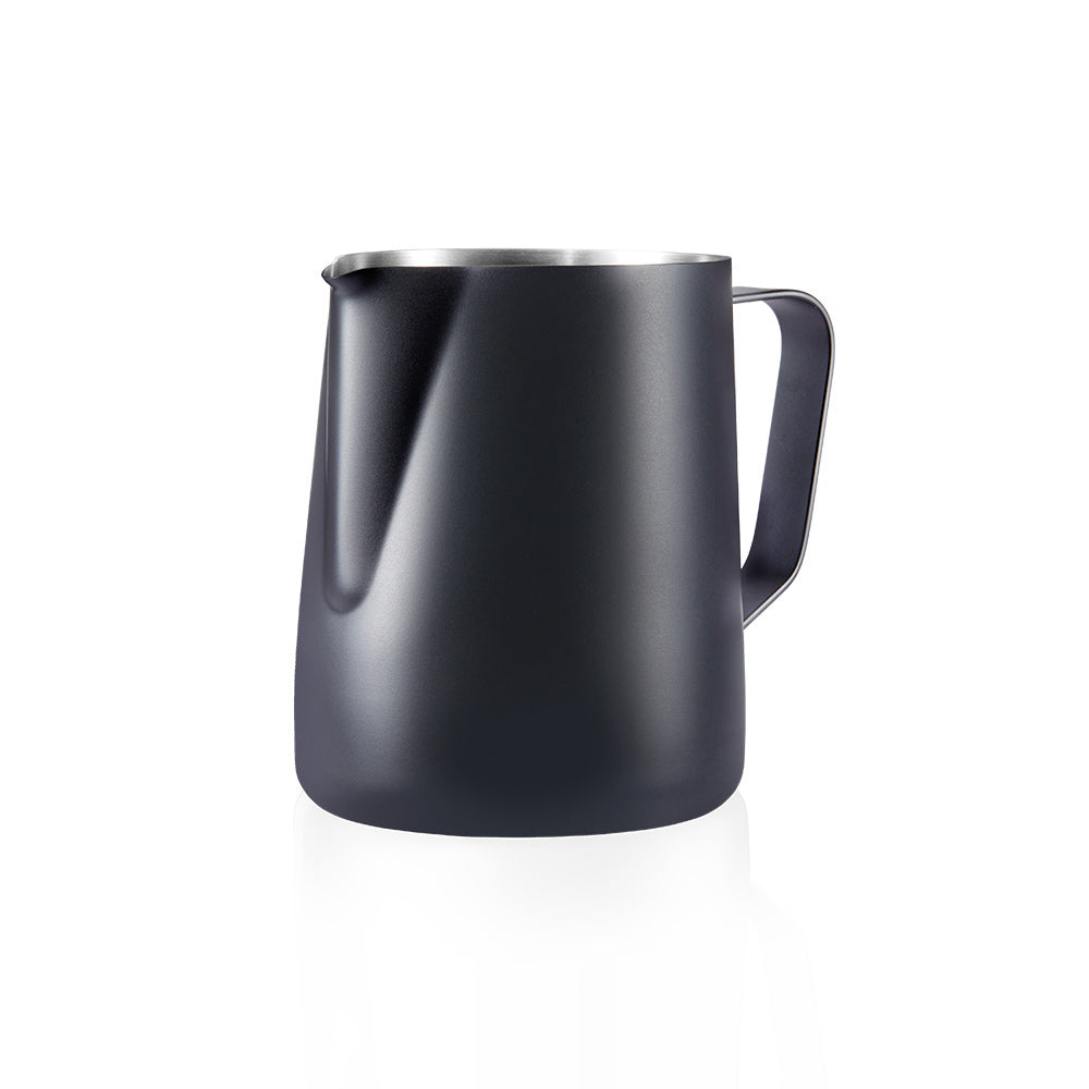 Curved spout matte black milk frothing pitcher and handle precise pouring 600ml milk jug - Baccarat