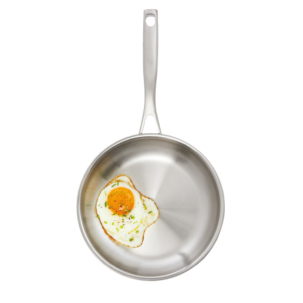 Scrambled eggs on toast with coffee frying pan in background ceramic saute pan 30cm - Le Connoisseur