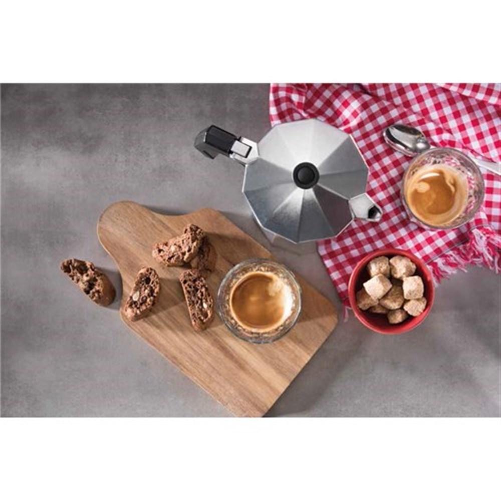 Espresso cups and pastries on a wooden board with a red checkered cloth - Baccarat barista italico