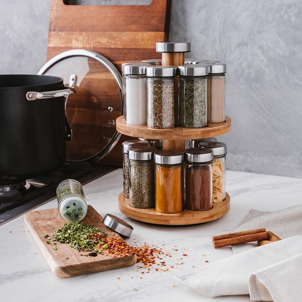 Rotating bamboo spice rack with 16 glass jars filled with spices - Baccarat spice market essence