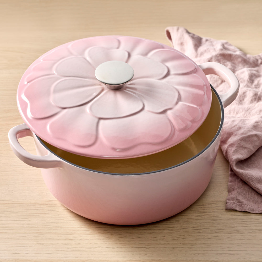Baccarat Le Connoisseur 25cm 3.9L Round French Oven with Lid Flower