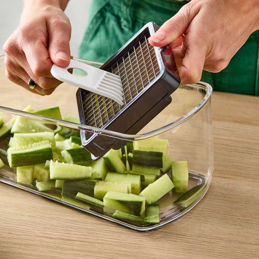 Baccarat Prepare Croc Chop at Baccarat