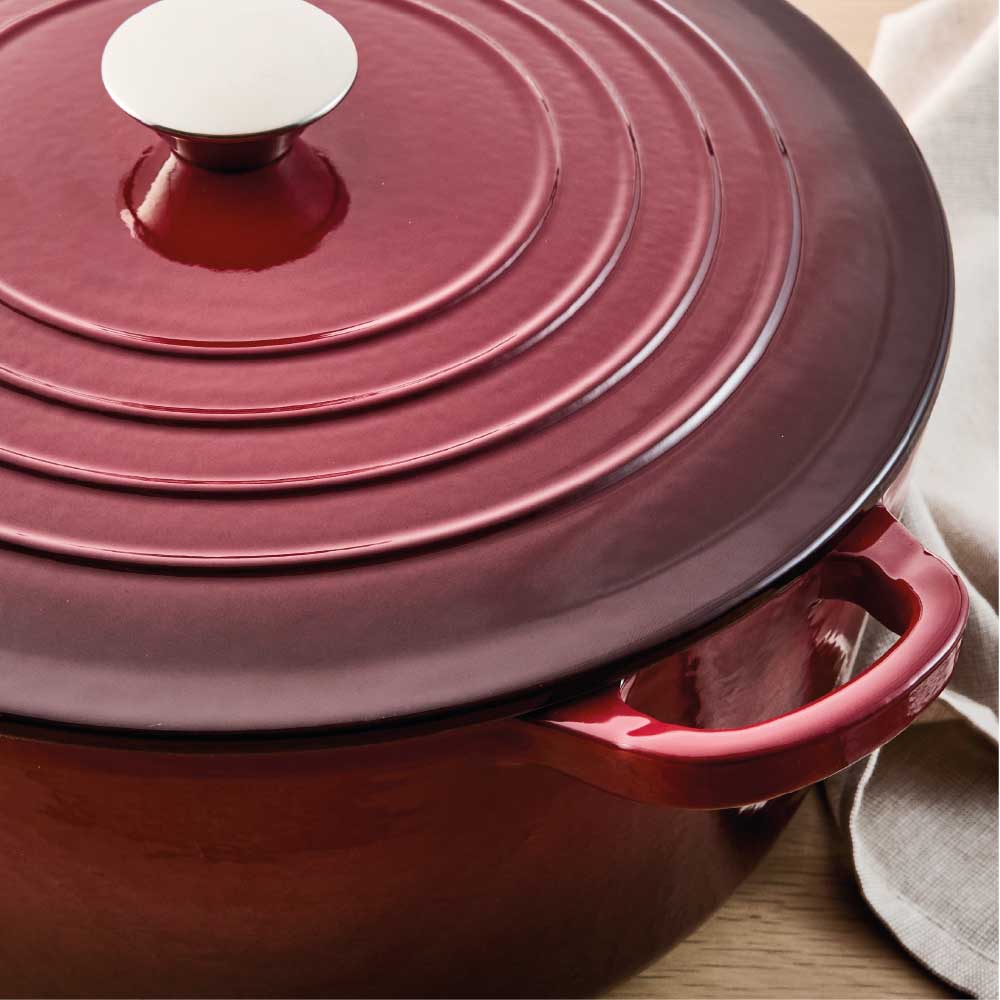 Baccarat Le Connoisseur Cast Iron Round French Oven 6.3L Merlot Red at Baccarat